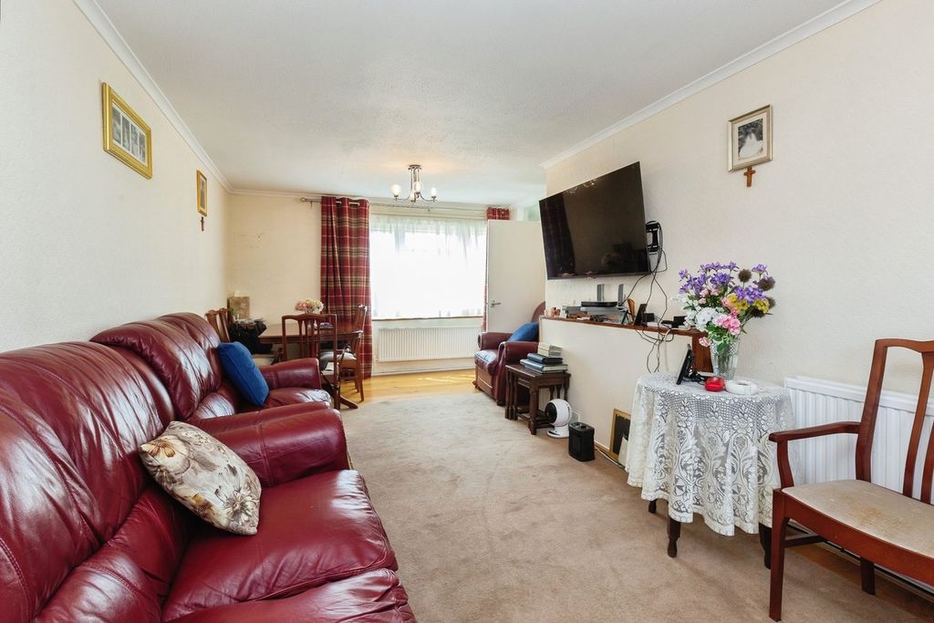 Property photo 2 of 17