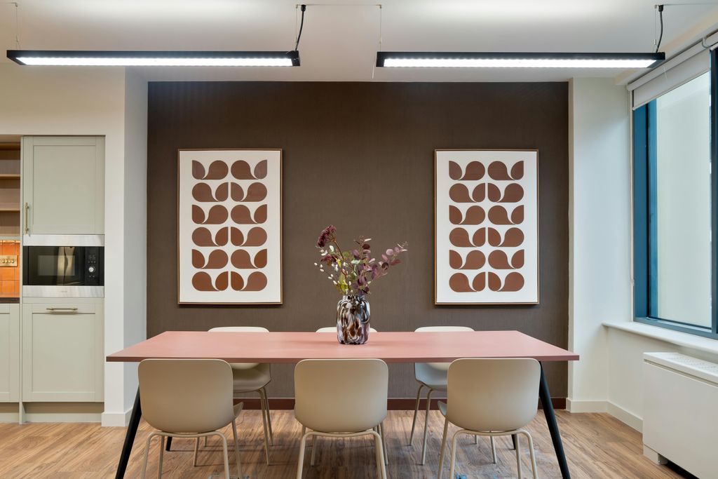 Property photo 3 of 16 12 Greek St - 1st Floor 5.Jpg