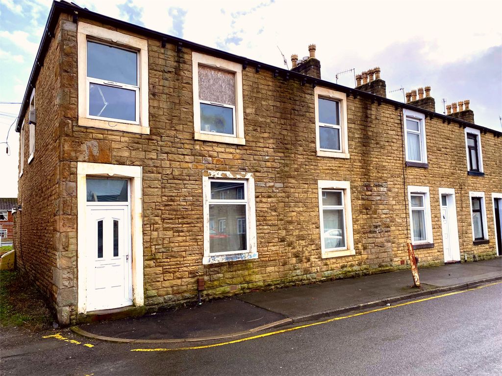 Property photo 2 of 10