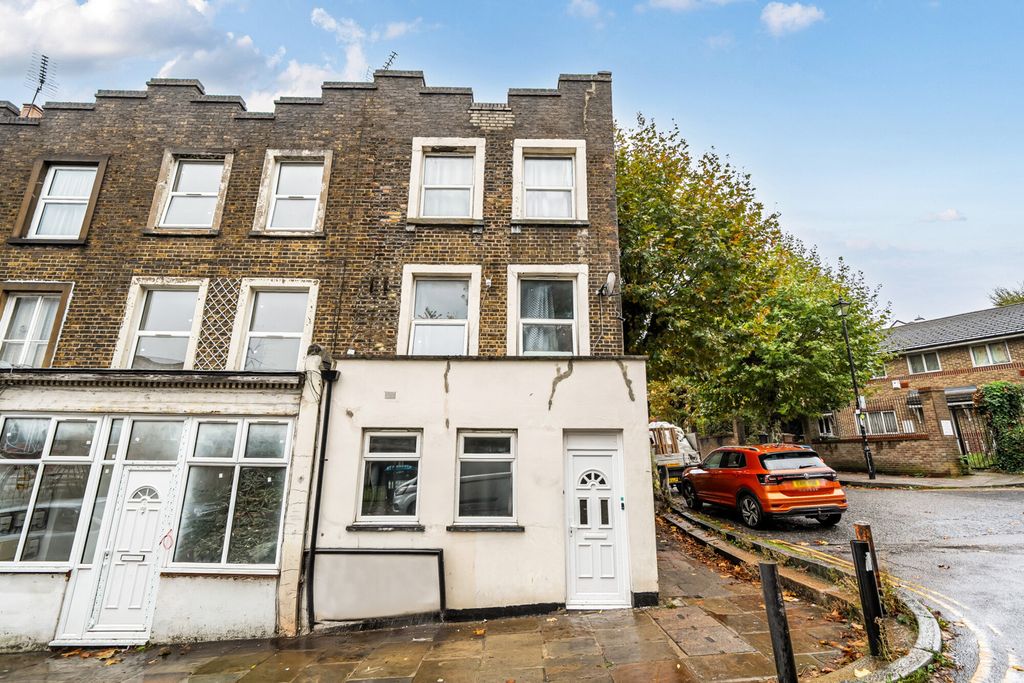 Property photo 1 of 19 External