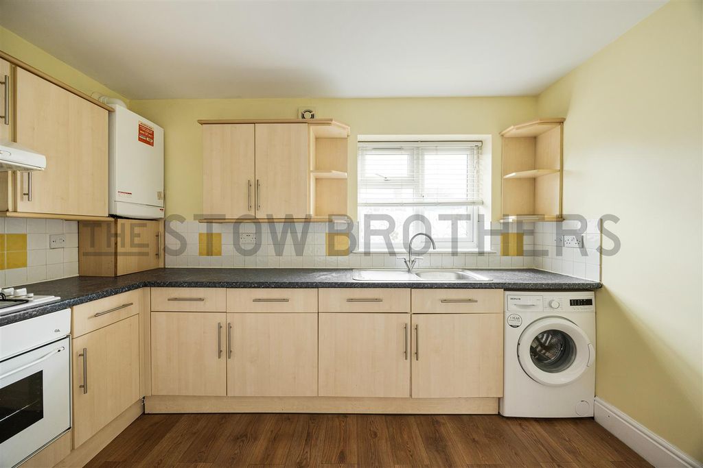 Property photo 3 of 12