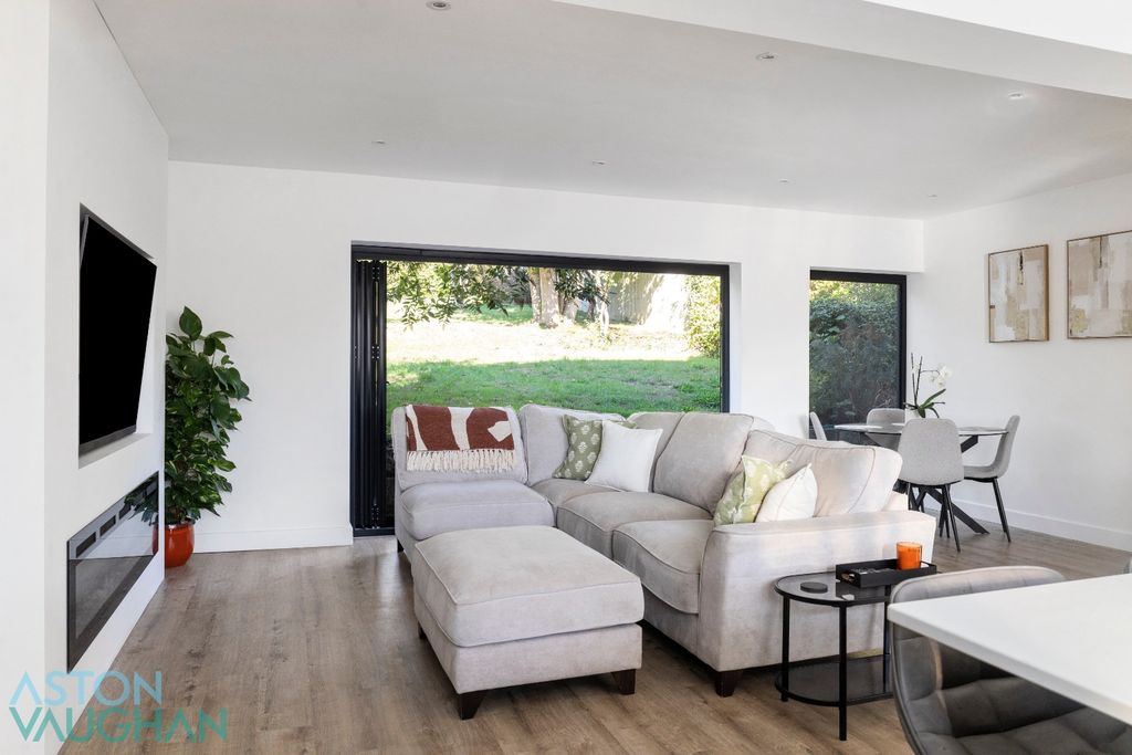 Property photo 2 of 40 4551333