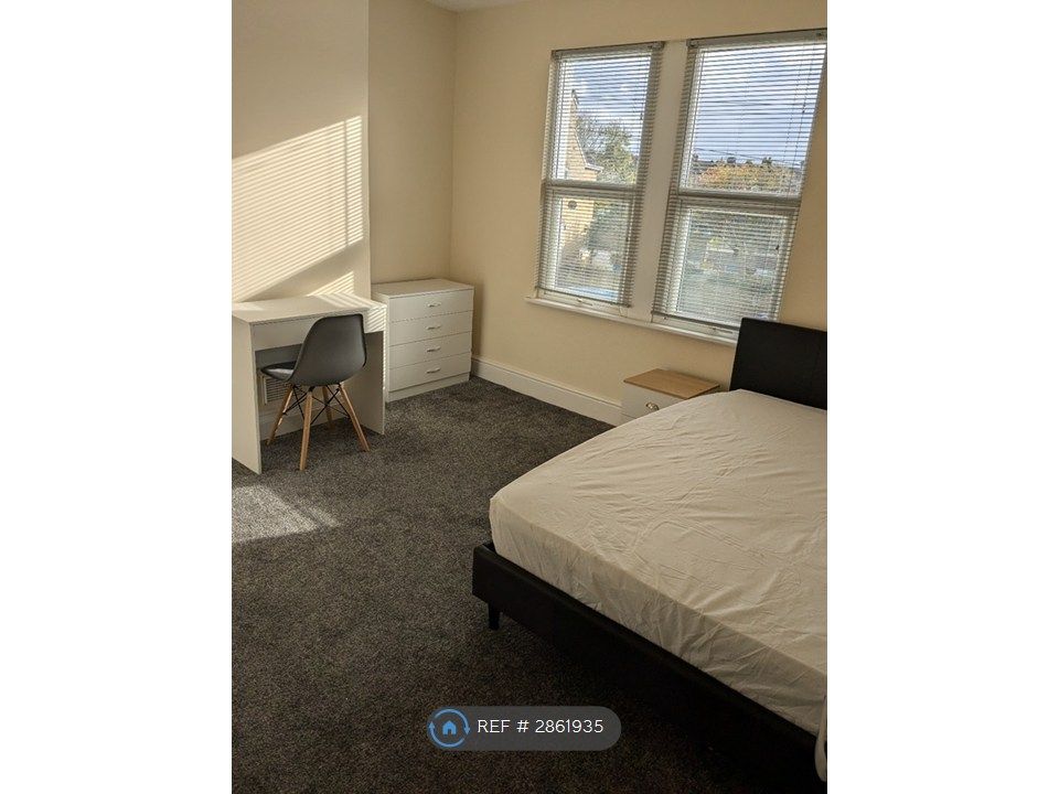 Property photo 1 of 9 Bedroom 2 - Available Now - Largest Room