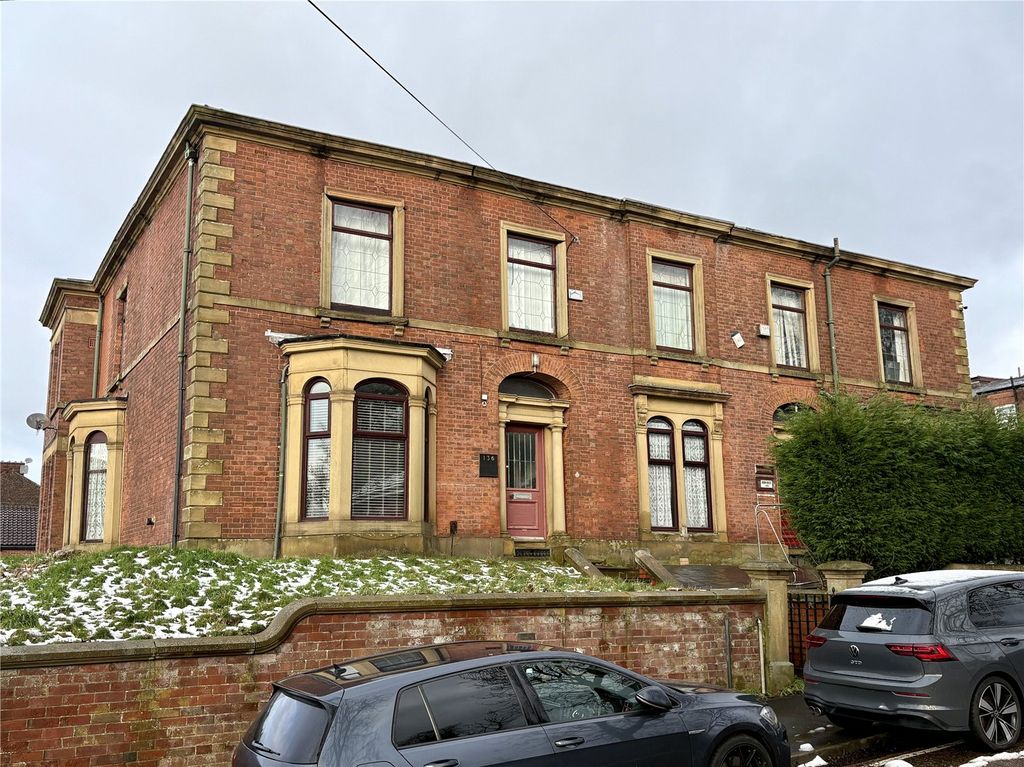 Property photo 1 of 8 Front External