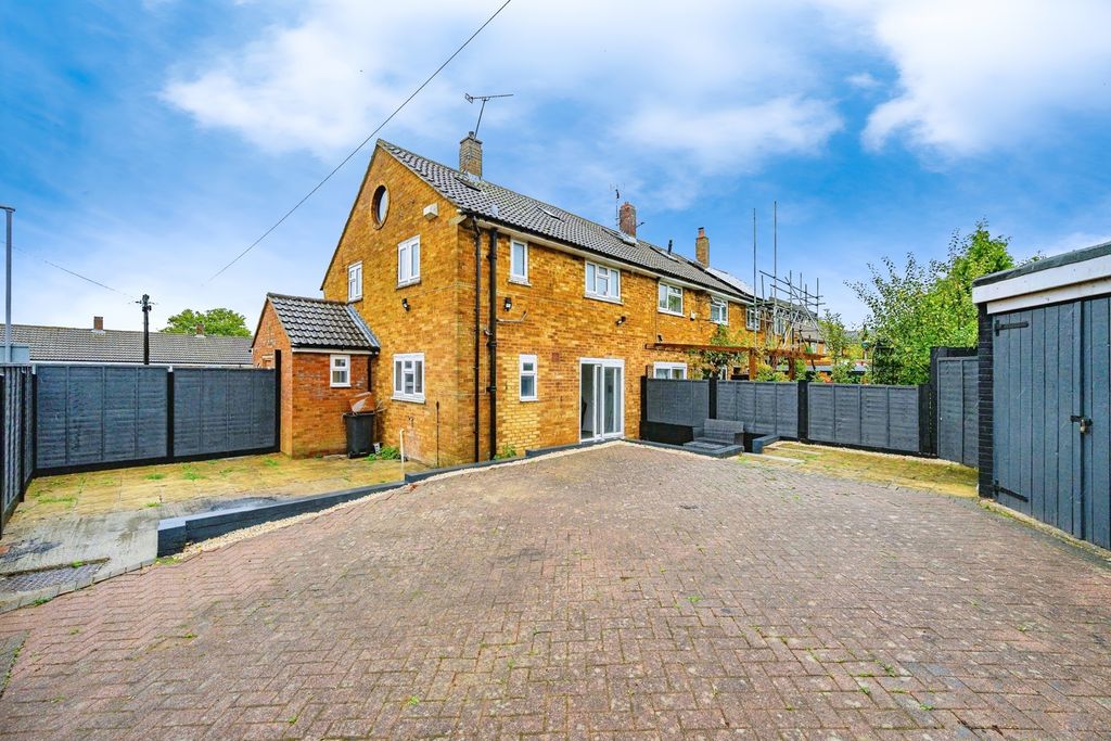 Property photo 3 of 17 Photo