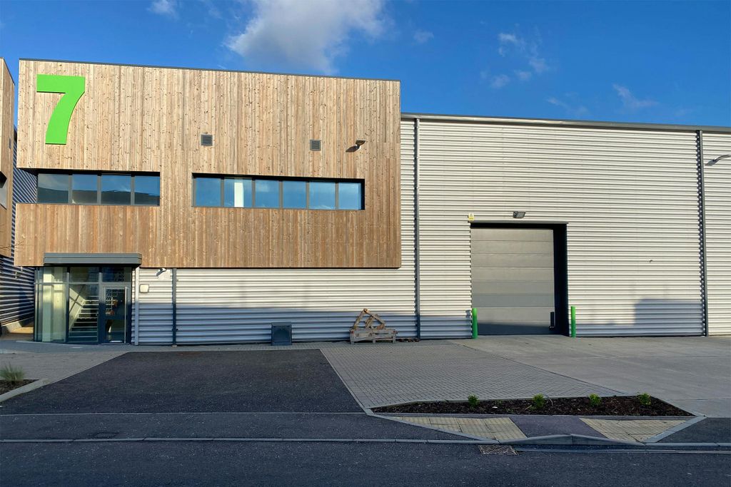 Property photo 1 of 2 7Halobusinesspark.Jpg