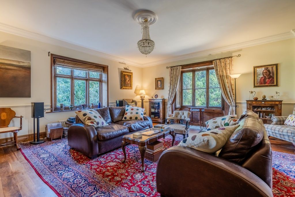 Property photo 3 of 31