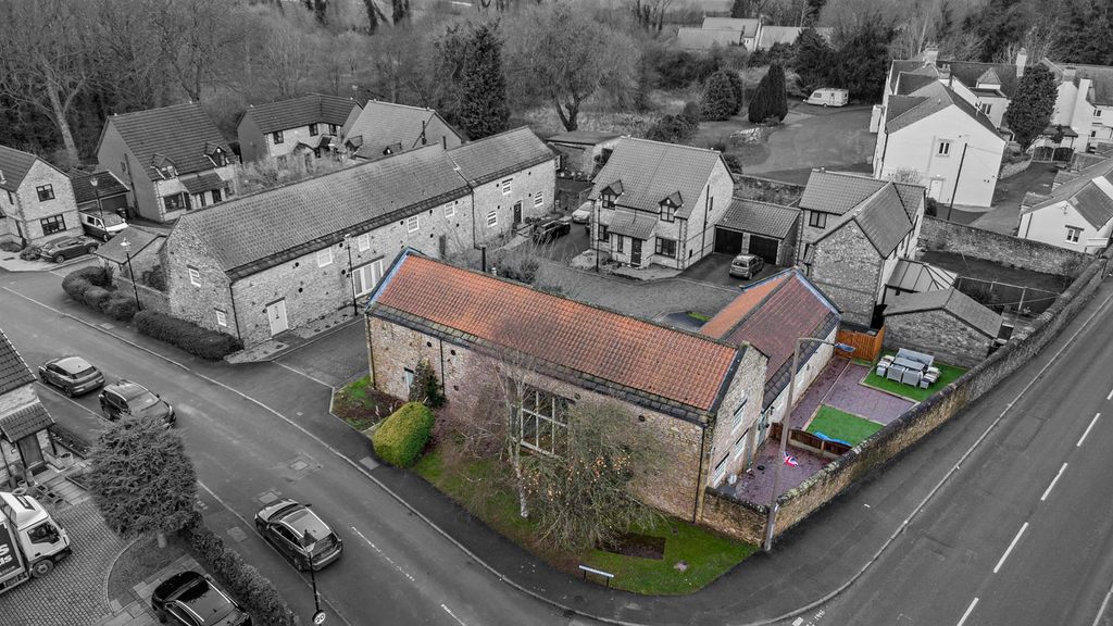 Property photo 1 of 27 8680651-Exterior02-800.Jpg