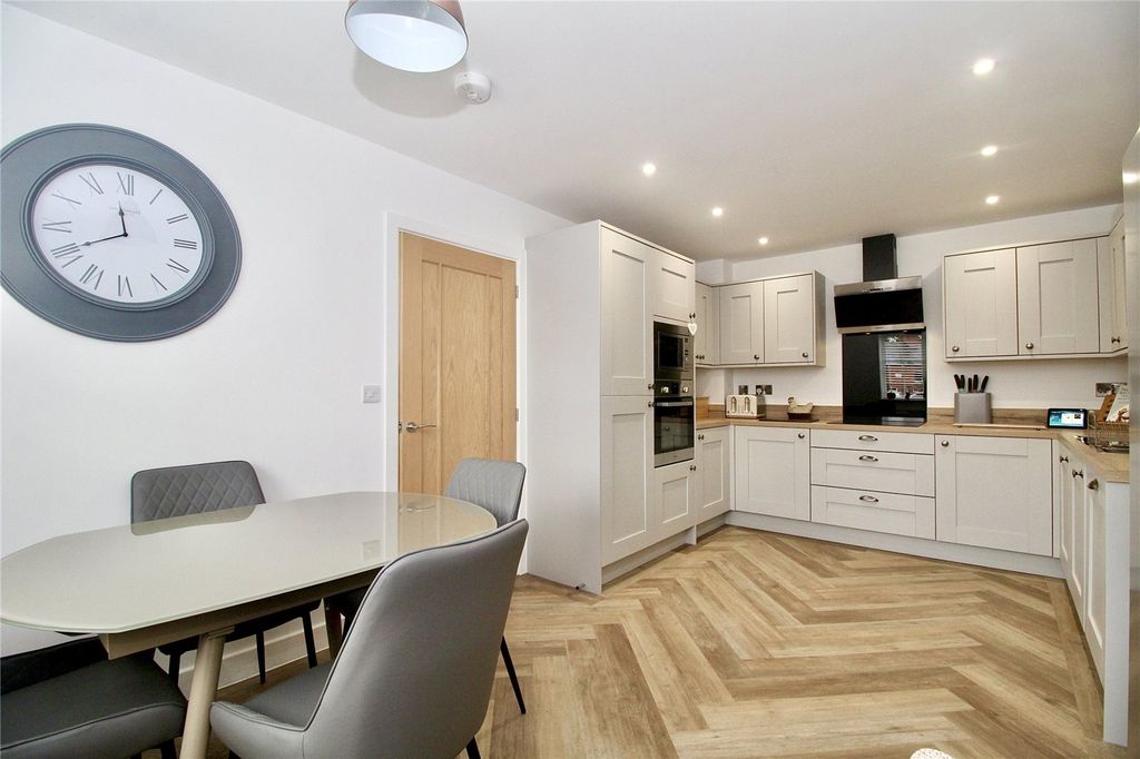 Property photo 2 of 17 Kitchen/Diner
