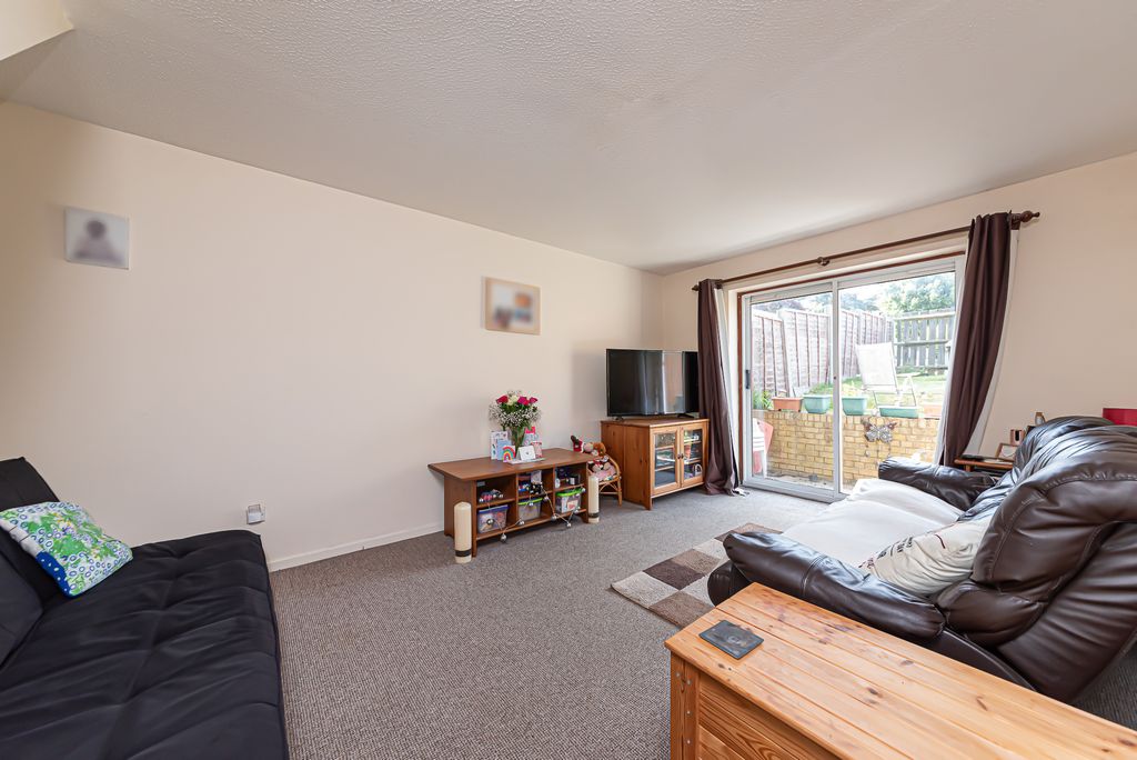 Property photo 3 of 10 6