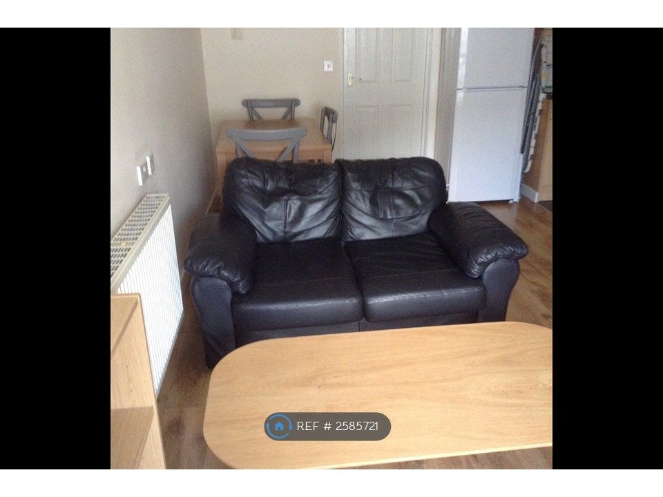 Property photo 2 of 9 Lounge Settee