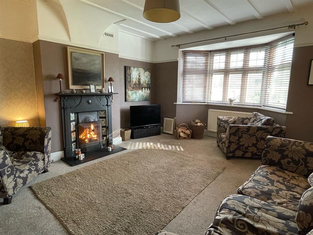 Property photo 2 of 47 Sitting Room..Jpg