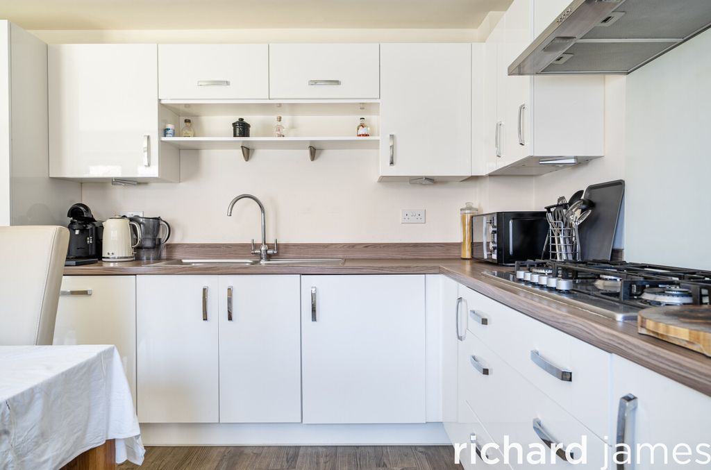 Property photo 3 of 20 5E6B34A0c0c1421986c81B5c8Bd04F97