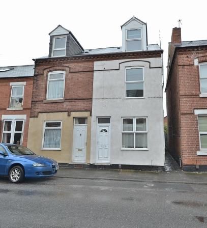Property photo 1 of 8 48 Wellington Street Front (407x448).Jpg