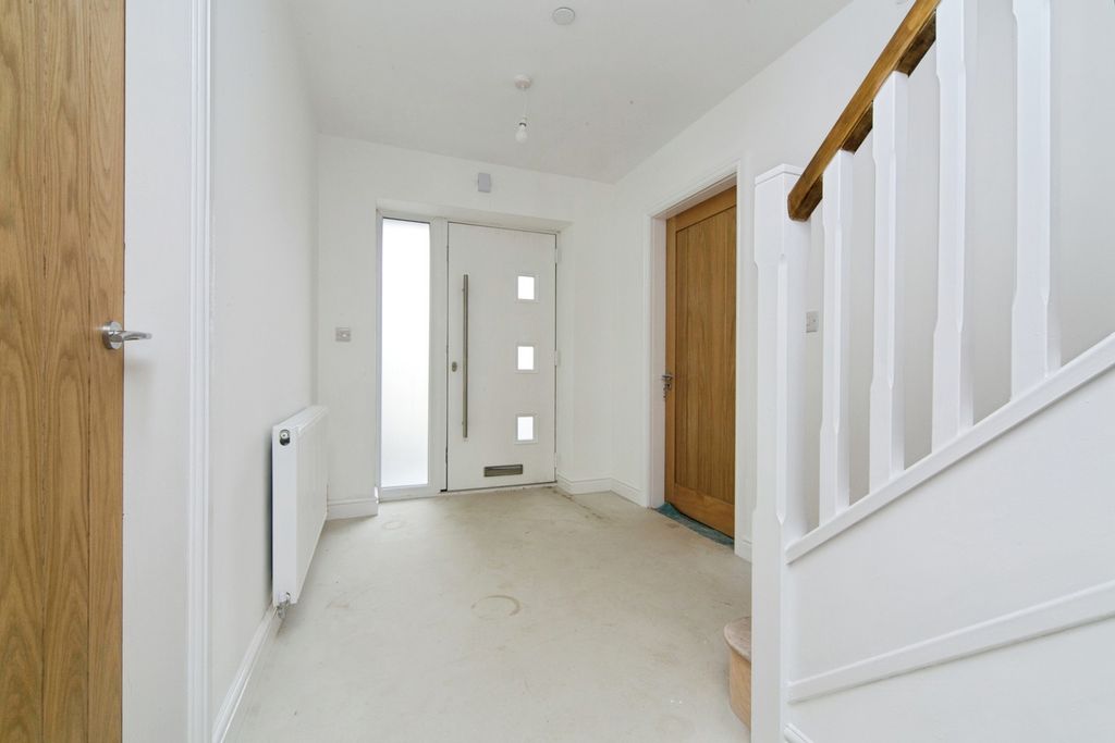 Property photo 2 of 17 Photo