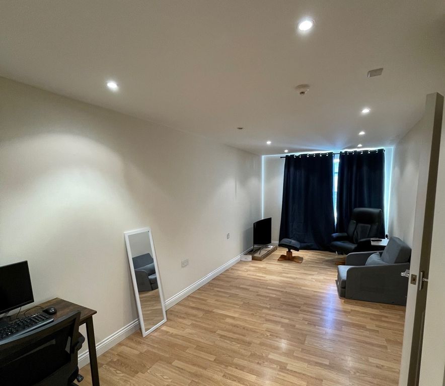 Property photo 2 of 6