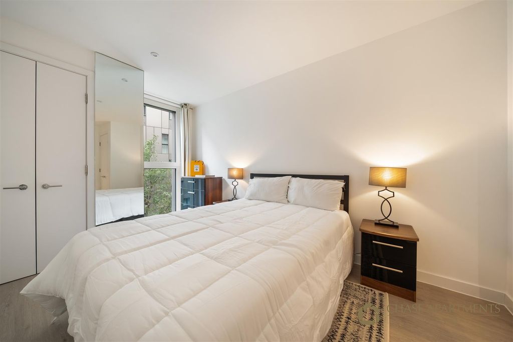 Property photo 3 of 12 Woods House Sw1W 8De-3.Jpg