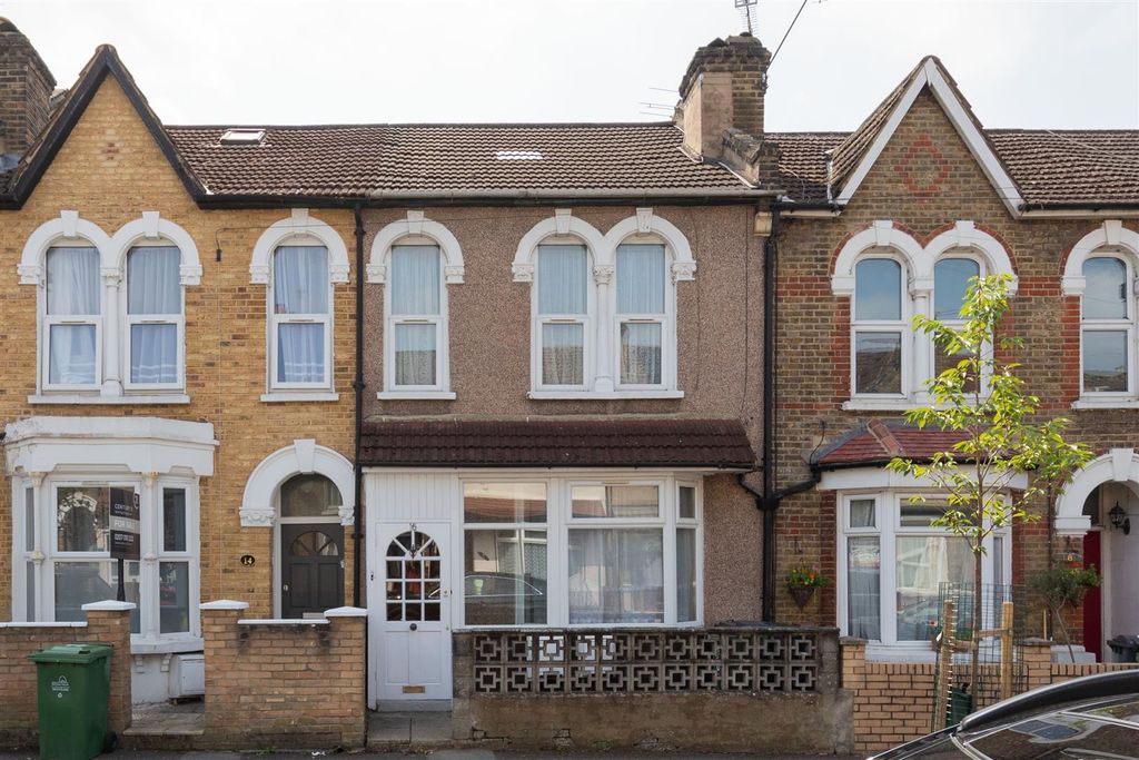 Property photo 1 of 12 Glenthorne Road E17