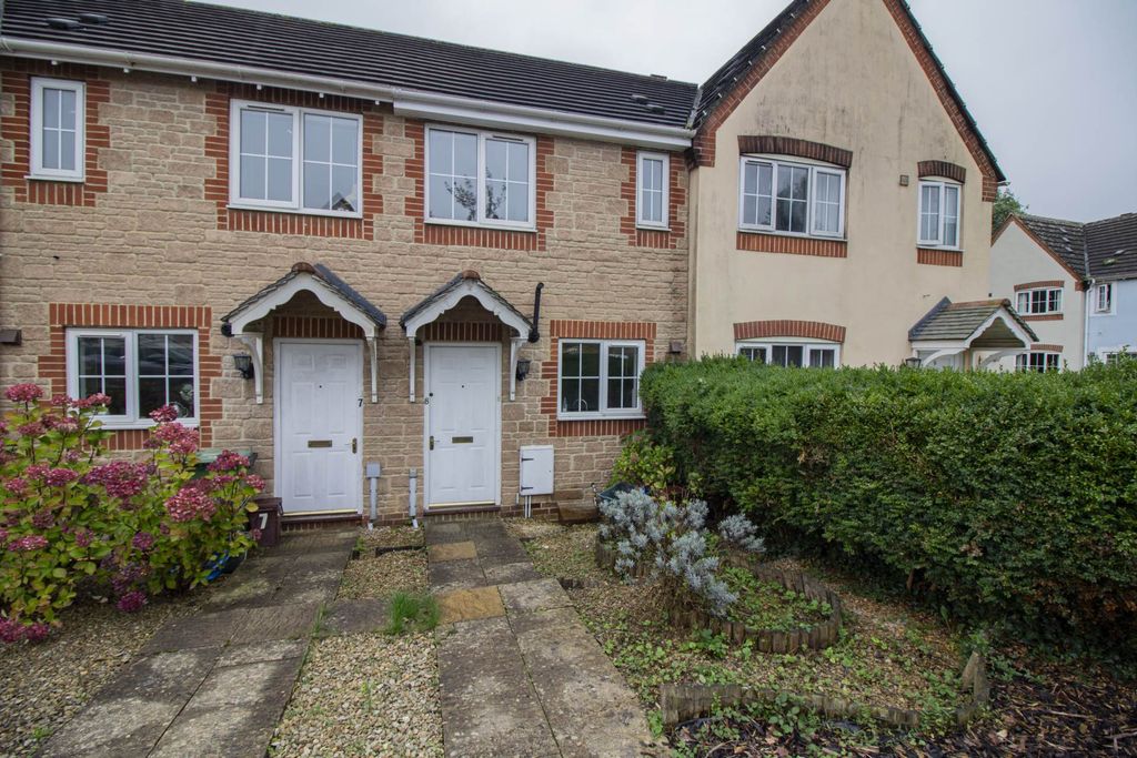 Property photo 1 of 8