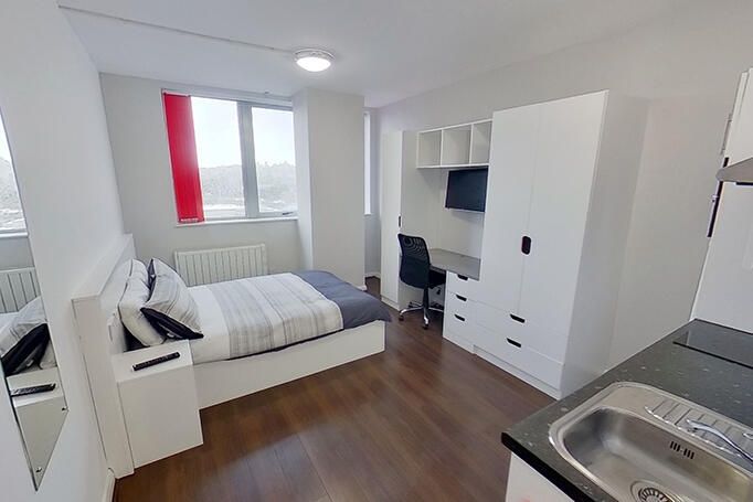 Property photo 2 of 3 Bright And Modern Double Bedroom Featuring A Comfo...