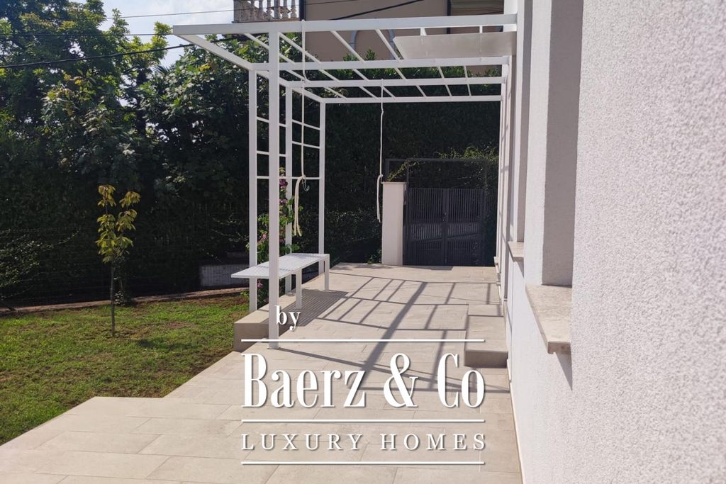 Property photo 3 of 35