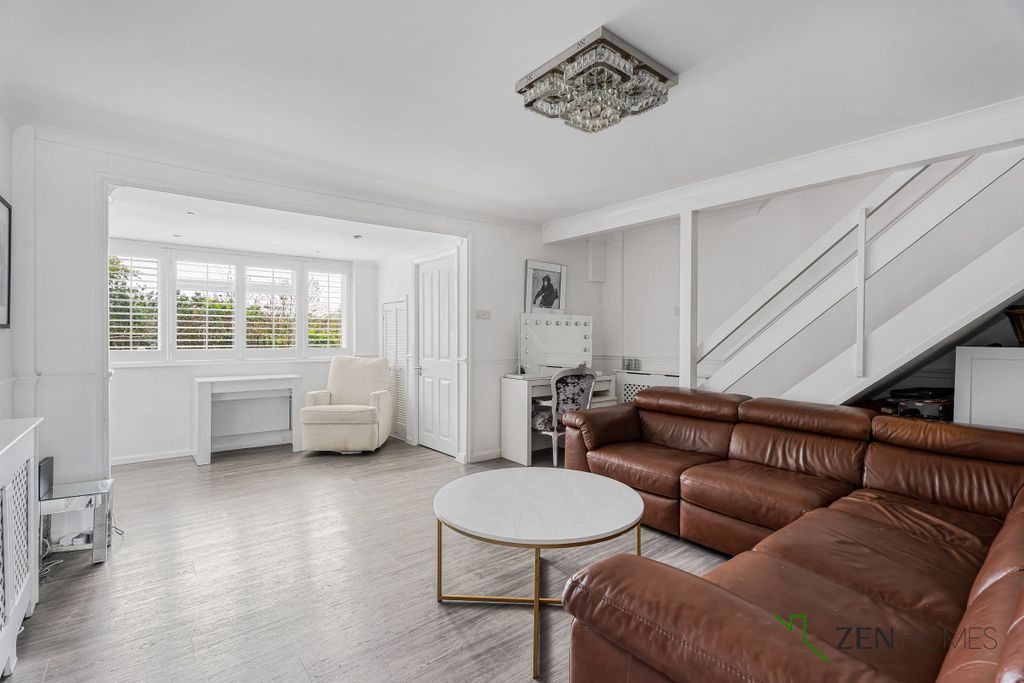 Property photo 3 of 28