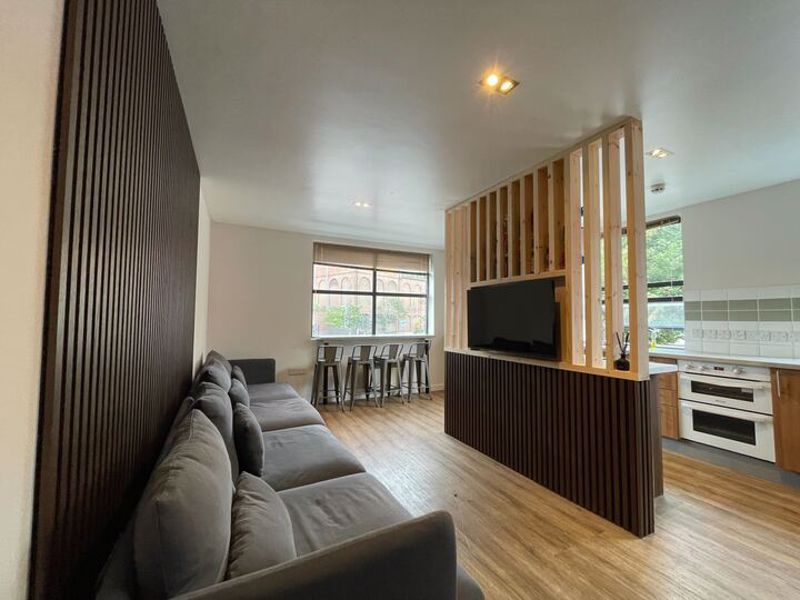 Property photo 1 of 11 Photo 16