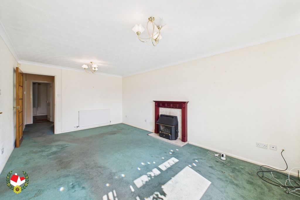Property photo 3 of 18