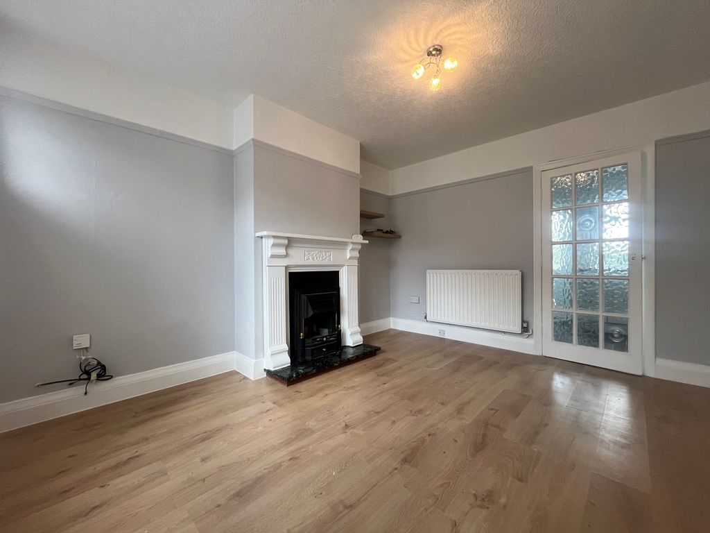 Property photo 2 of 10 Image