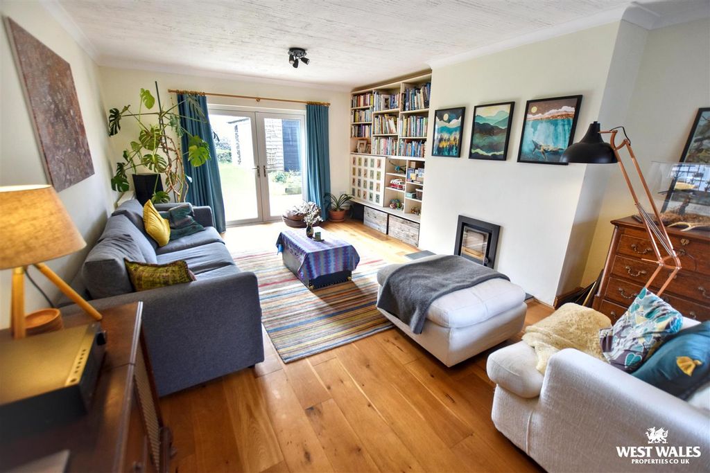 Property photo 2 of 21 15 (2).Jpg