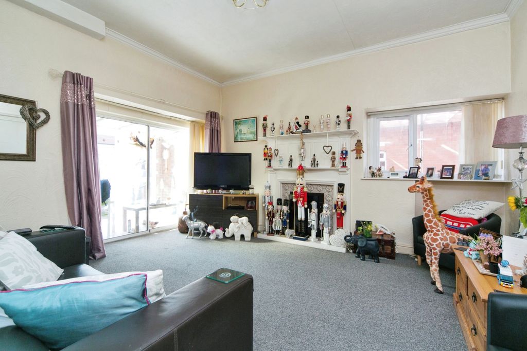 Property photo 2 of 17 Photography