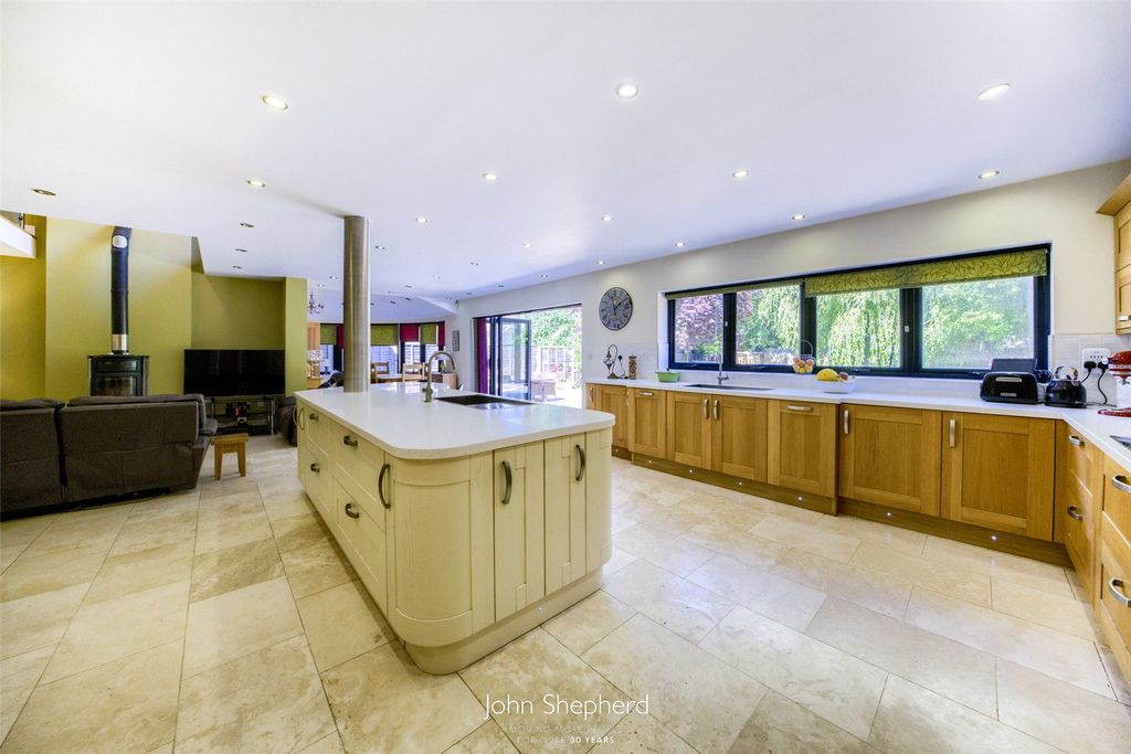 Property photo 2 of 23 Open Plan Kitchen
