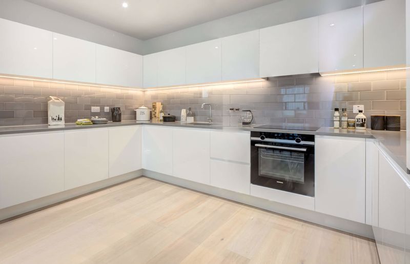 Property photo 3 of 14 Photo 7