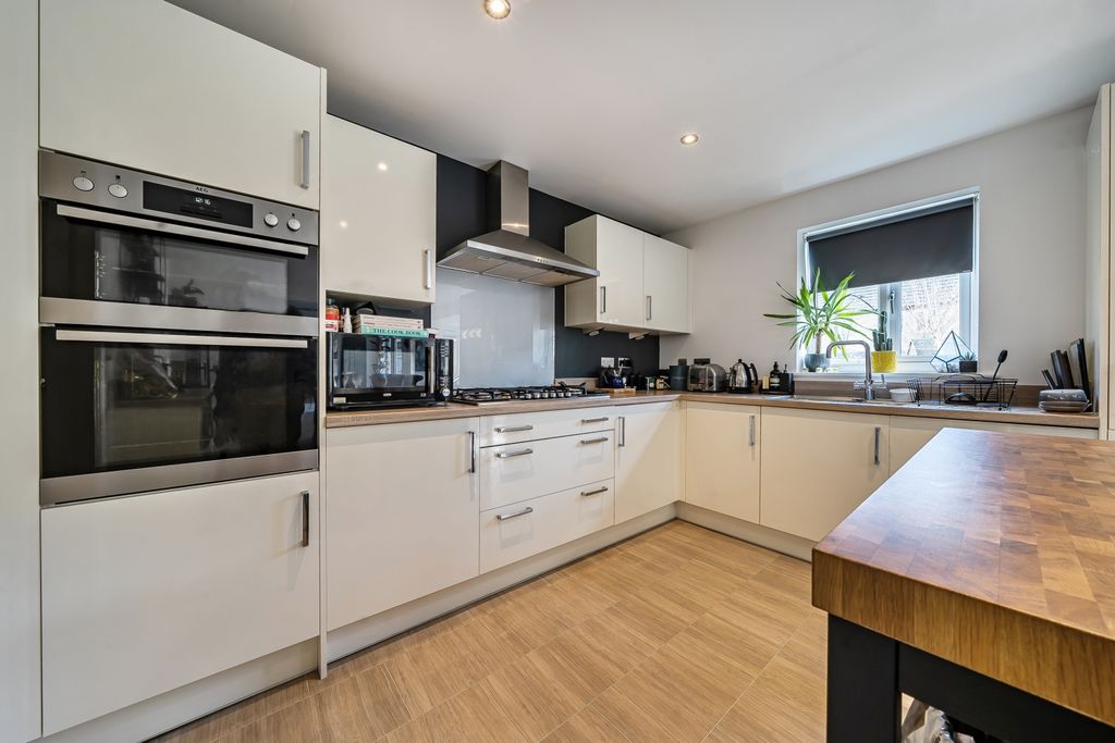 Property photo 3 of 19 1419409-9-699d9c87E3B1F