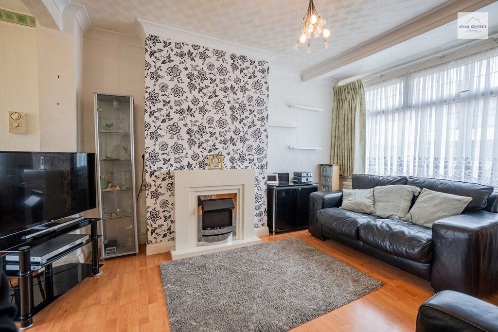 Property photo 3 of 21