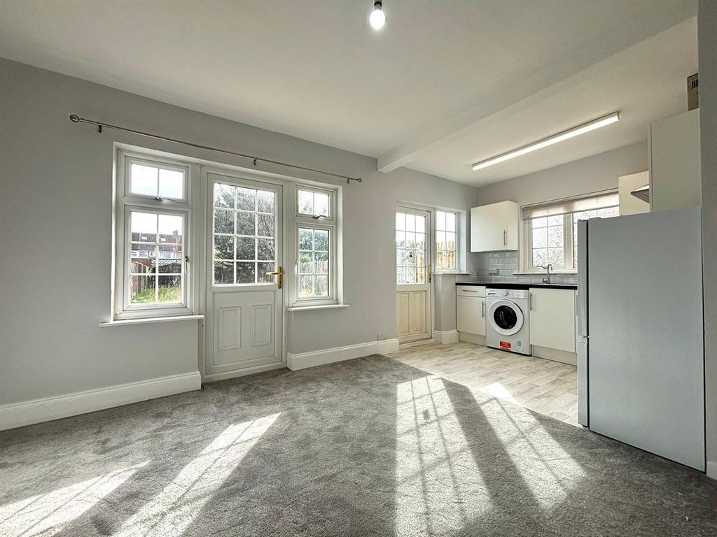 Property photo 2 of 9 Diner.Jpeg