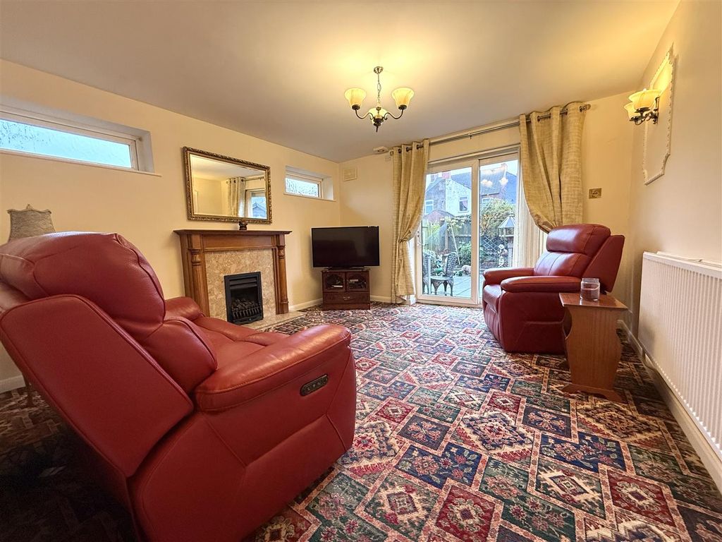 Property photo 2 of 15 Living Room