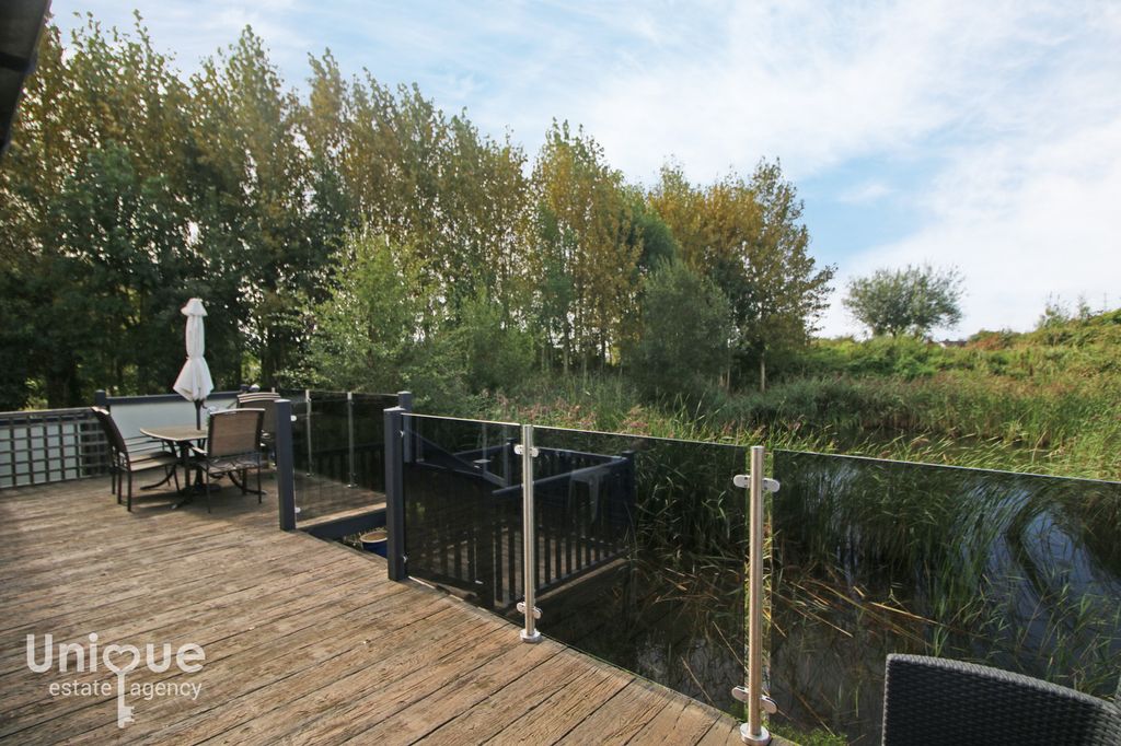 Property photo 2 of 37