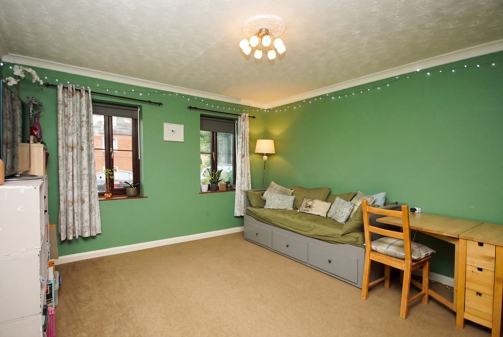 Property photo 3 of 12