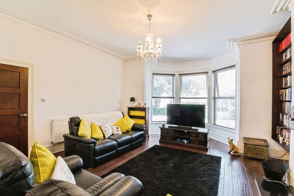 Property photo 3 of 25 Pbox-Img.Jpg