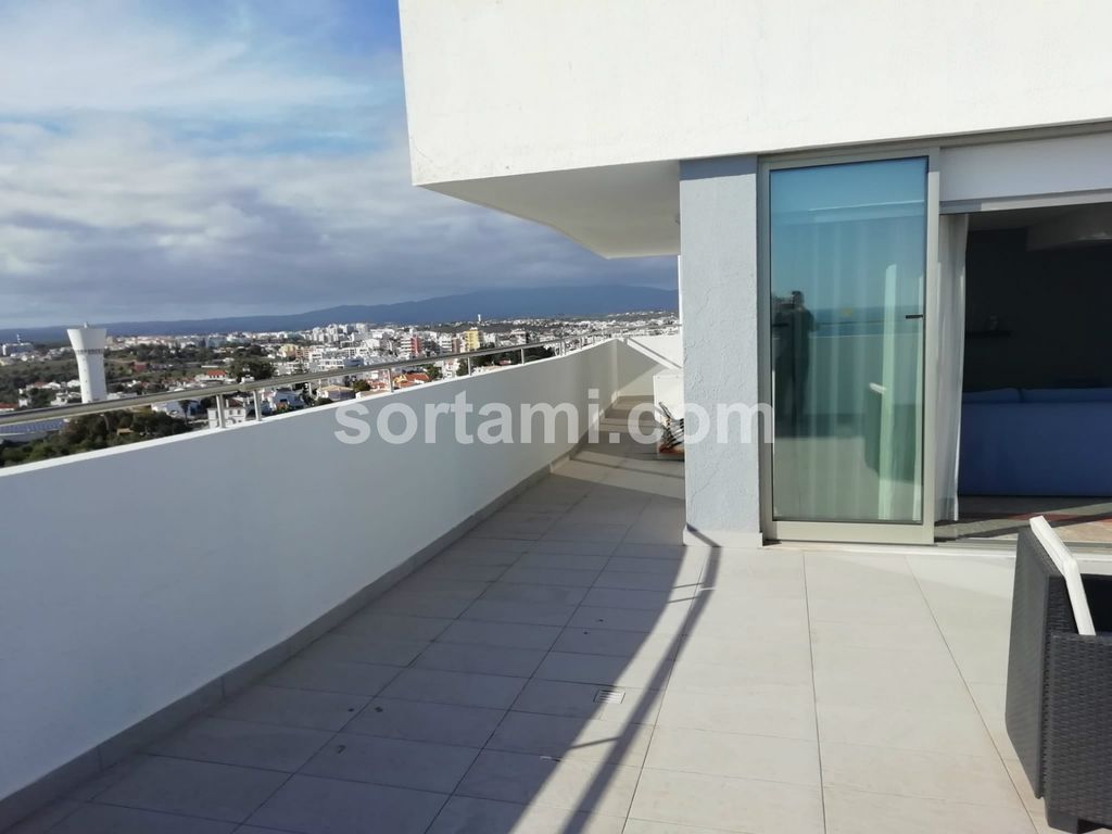 Property photo 1 of 32