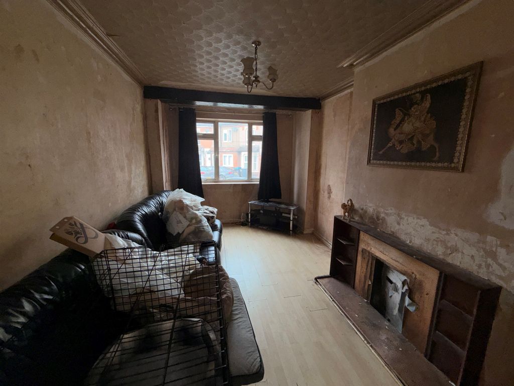 Property photo 3 of 12