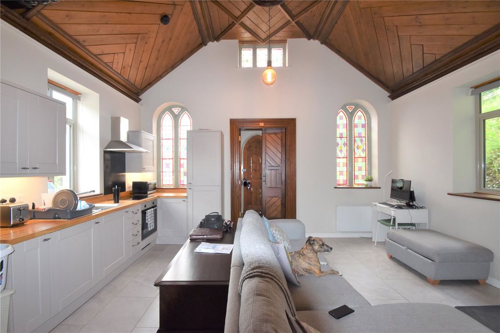 Property photo 2 of 7 Whitnage Seddons