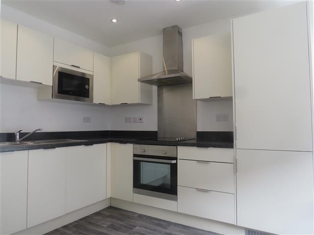 Property photo 3 of 6 Kitchen
