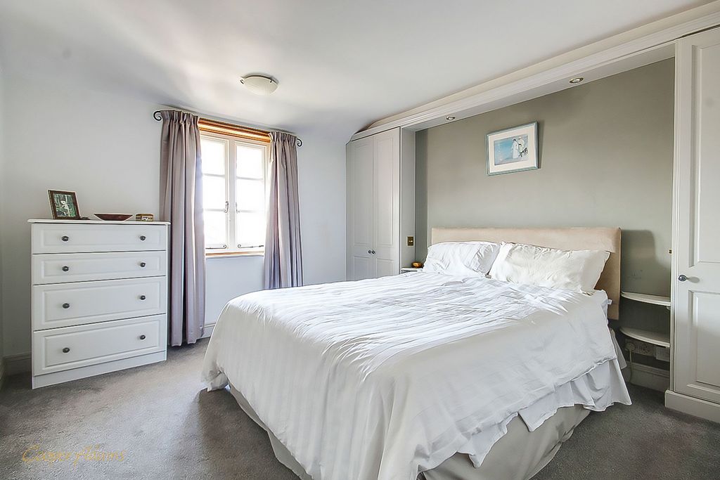 Property photo 3 of 14 Main Bedroom