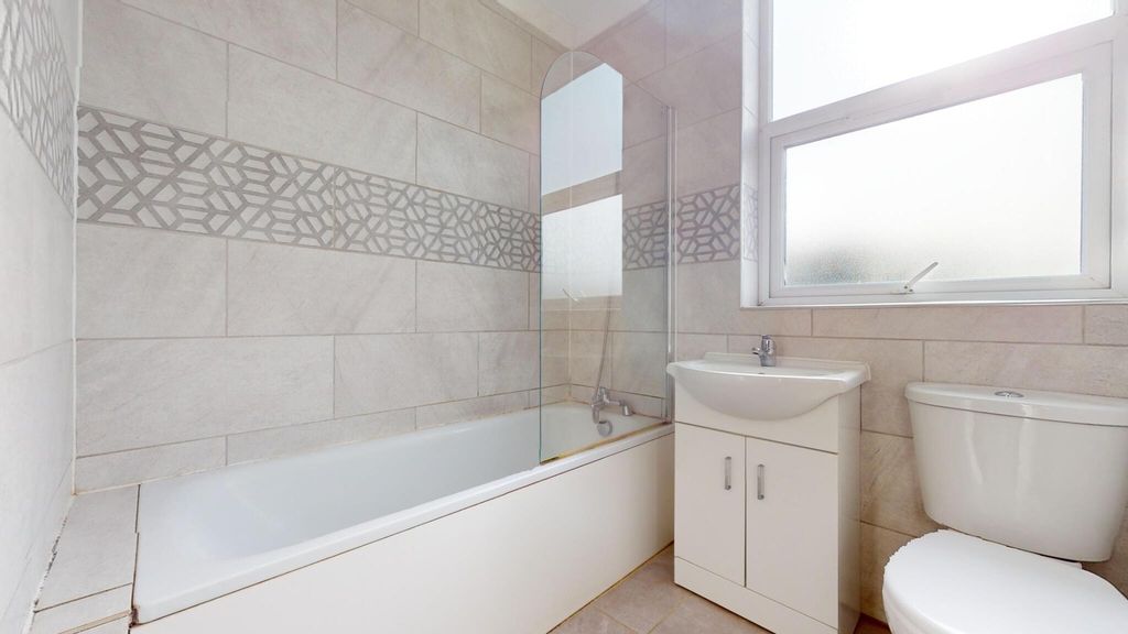 Property photo 3 of 11 Photo 2