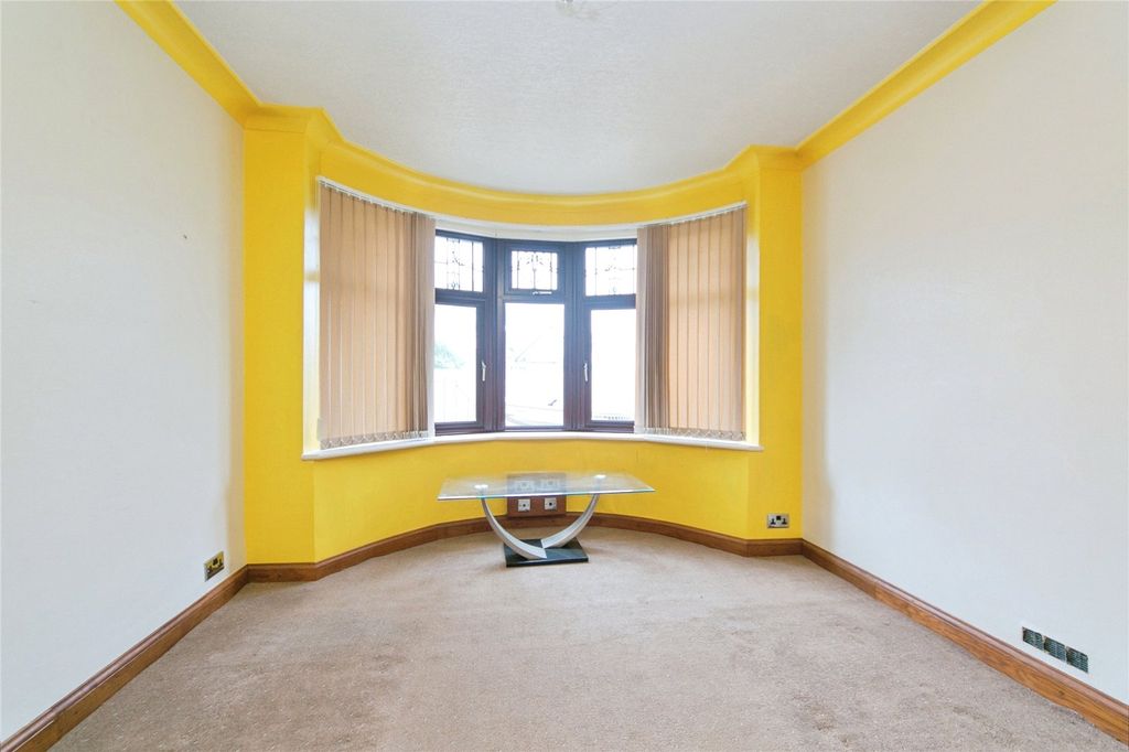 Property photo 3 of 24 Picture No. 02