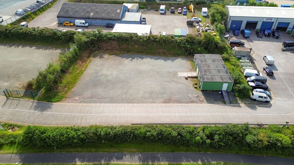 Property photo 1 of 3