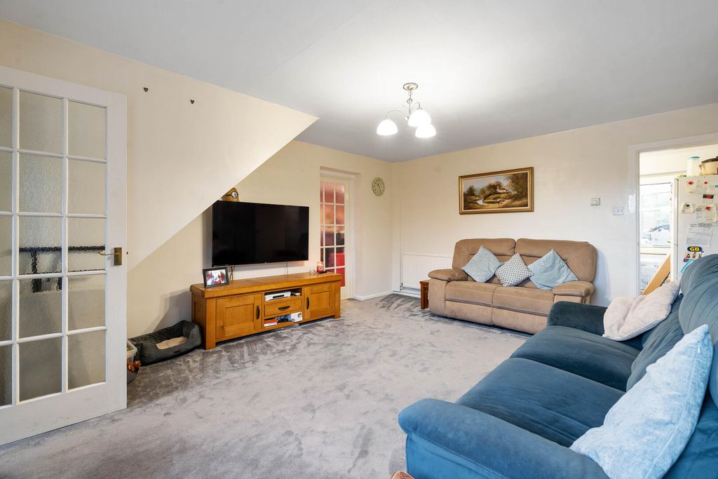 Property photo 3 of 24 Living Room