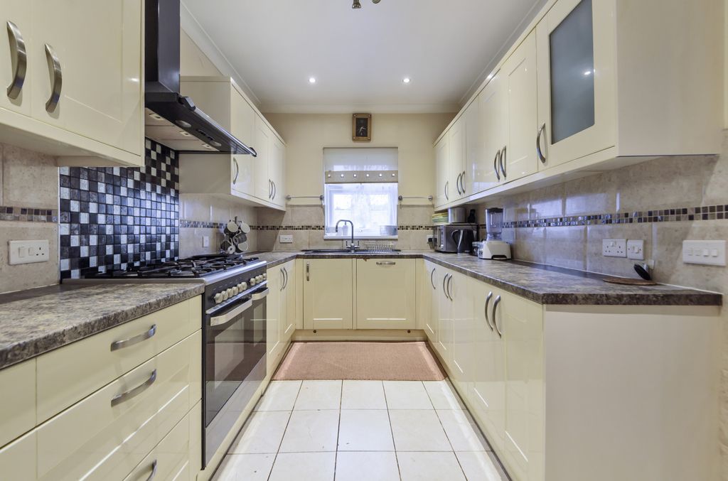 Property photo 3 of 12 813340 (5).Jpg